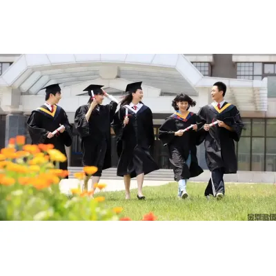 12人花30万买月薪2500的高铁工作：求职骗局背后的追债困